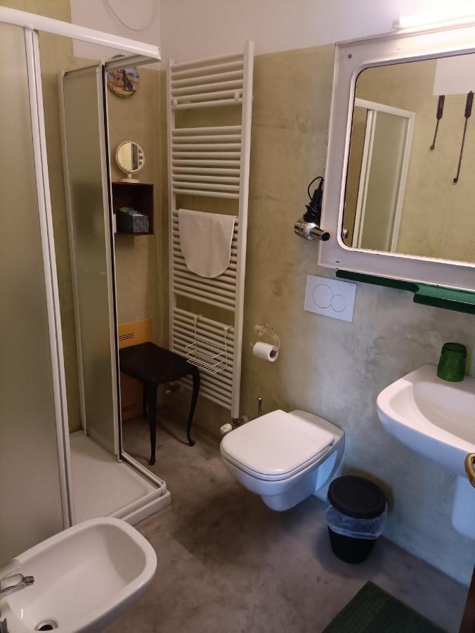 סויאנו דל לאגו B&B La Casarella חדר תמונה