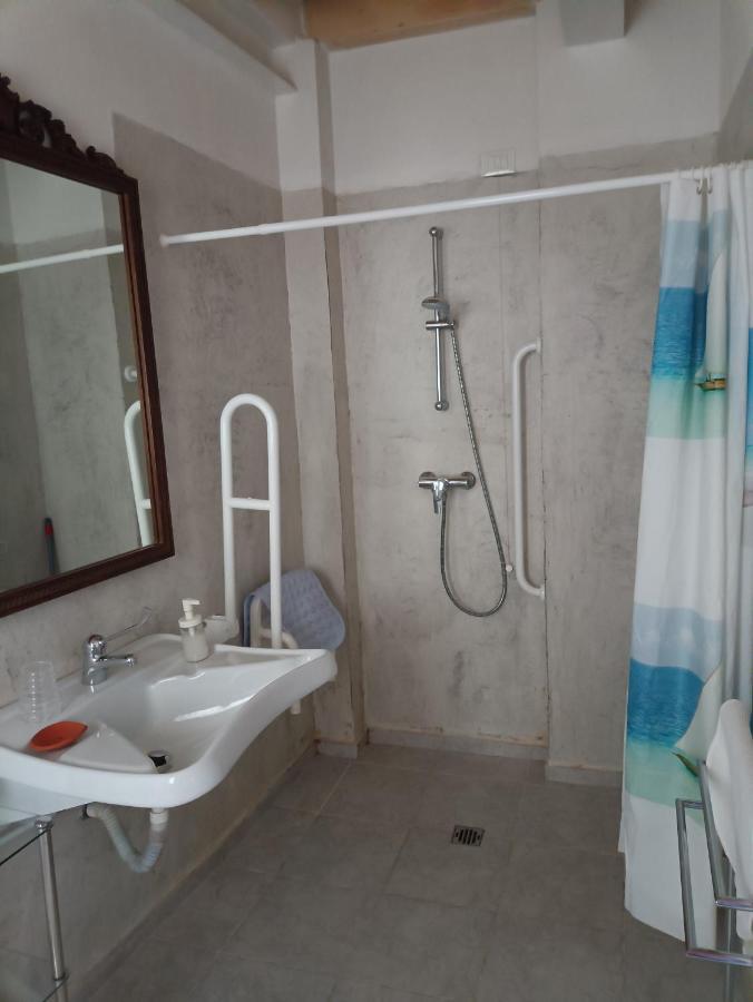 סויאנו דל לאגו B&B La Casarella חדר תמונה