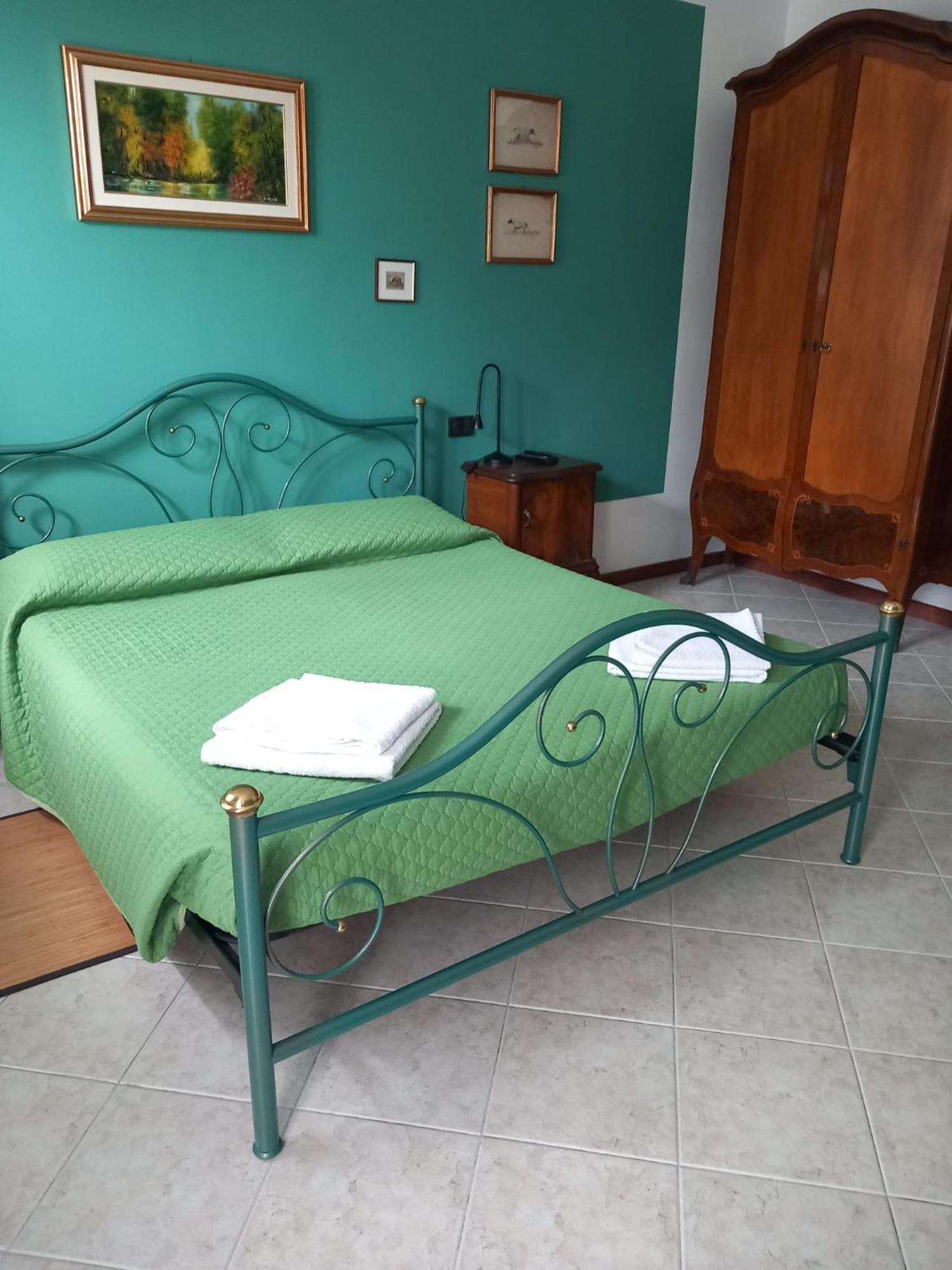 סויאנו דל לאגו B&B La Casarella חדר תמונה